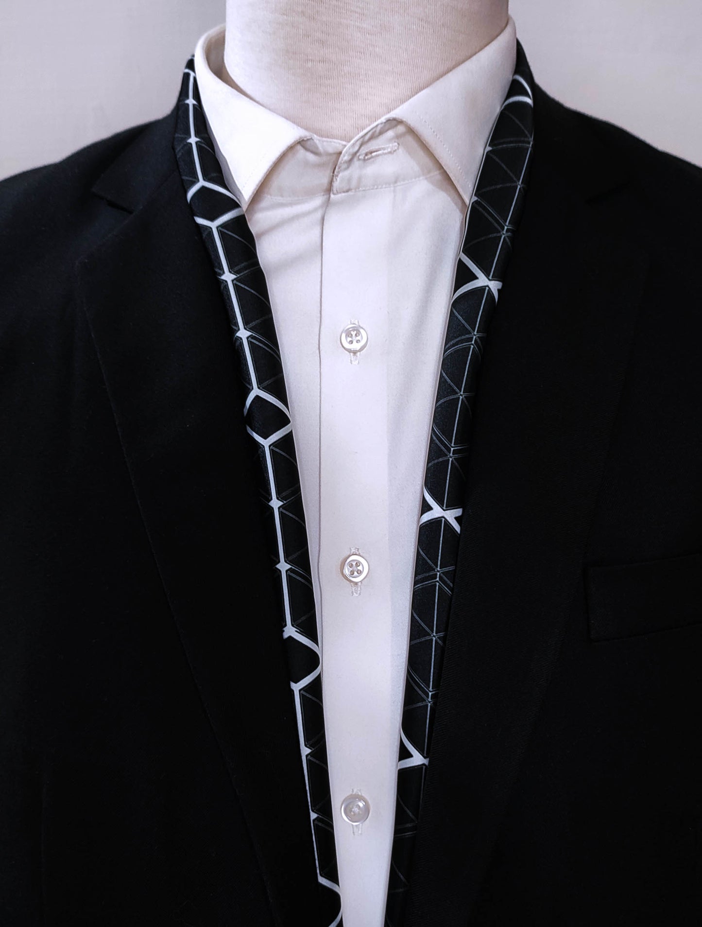 BLACK AND WHITE HEXAGONAL - SILK scarf