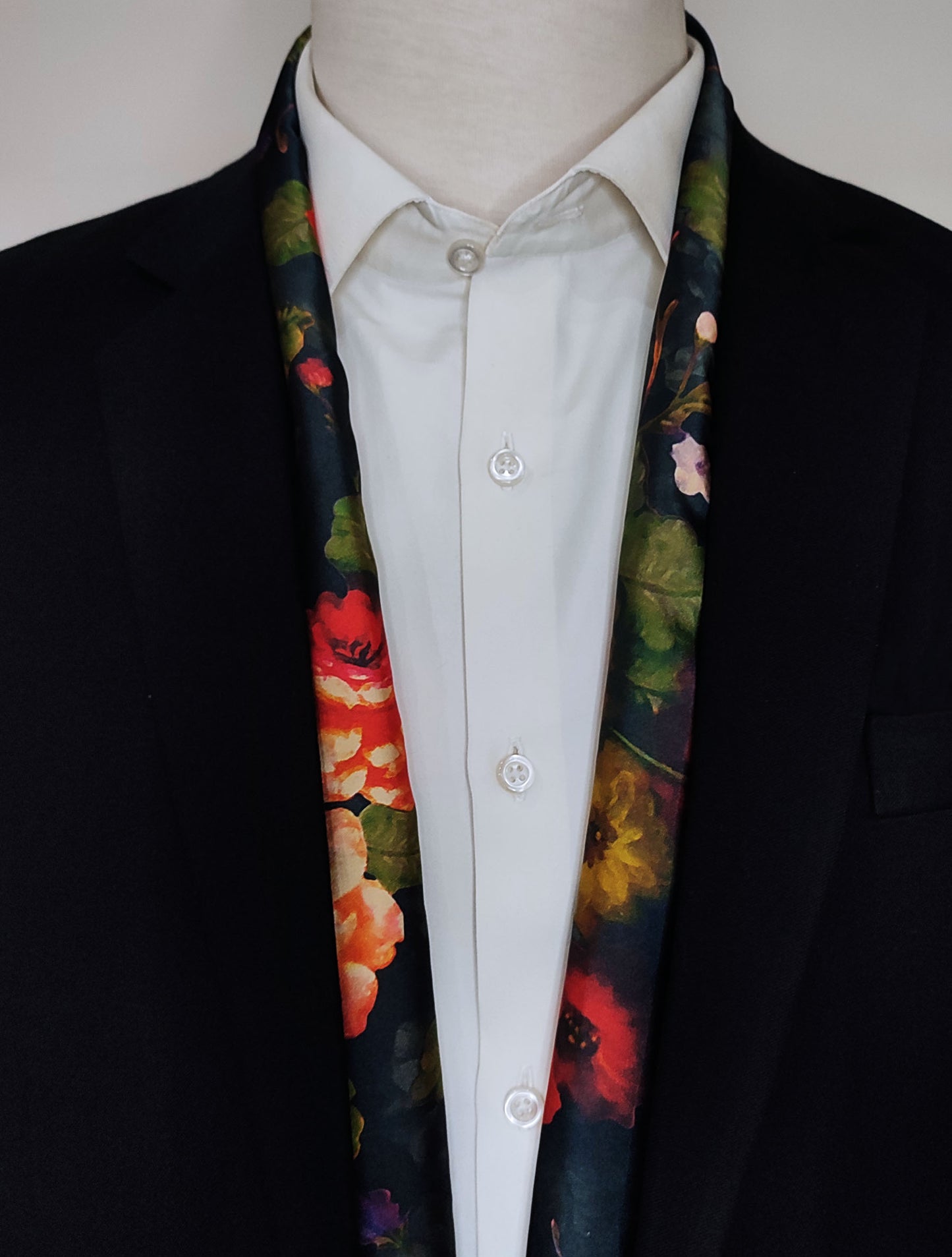 The Black Garden - Silk Men Scarf
