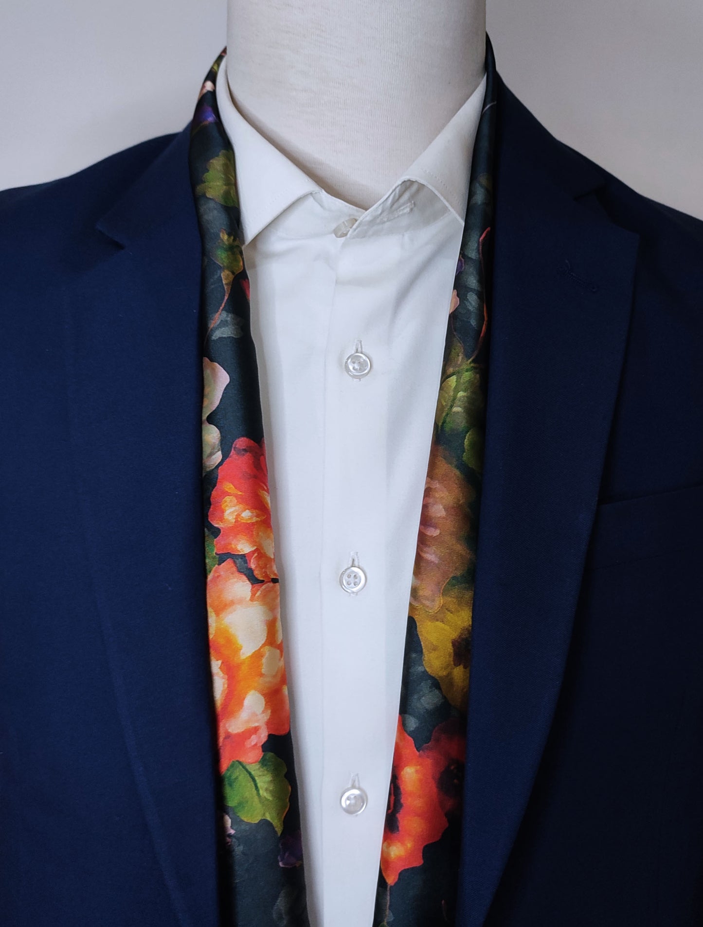 The Black Garden - Silk Men Scarf