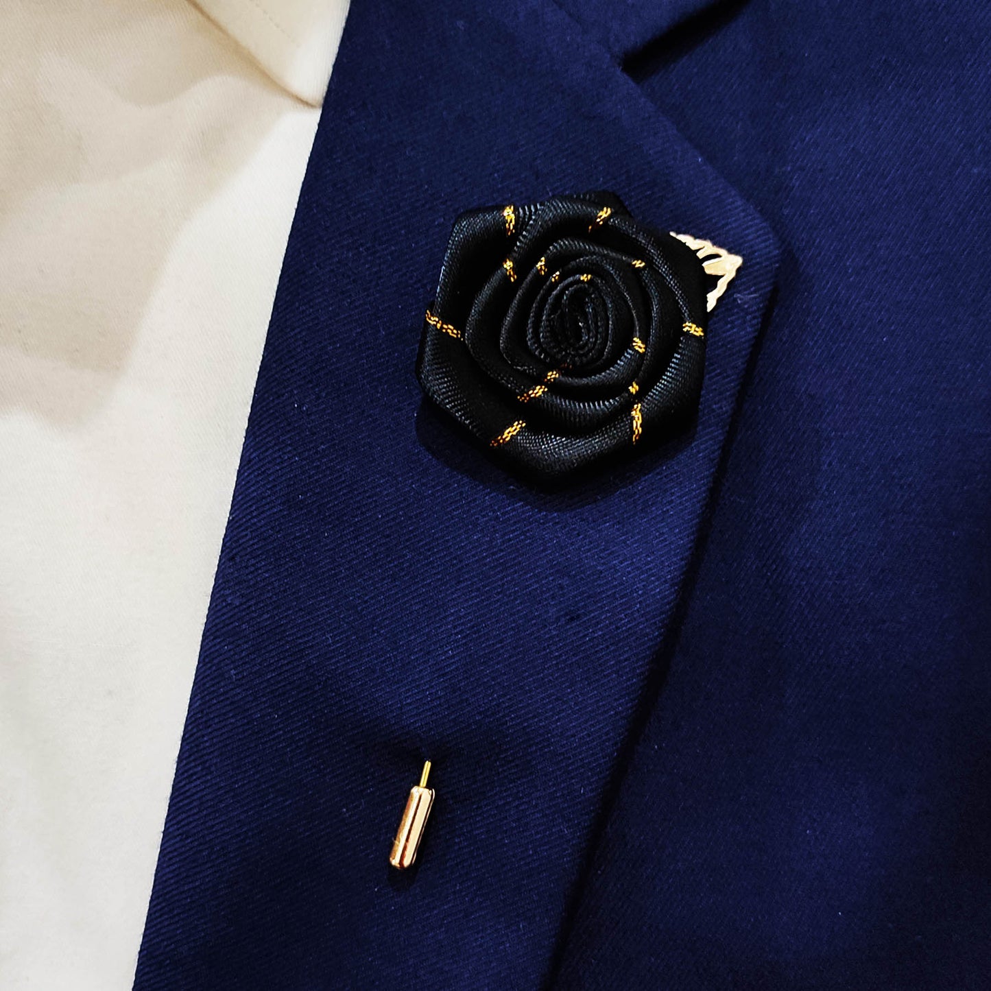 Black Texture Floral Lapel Pin