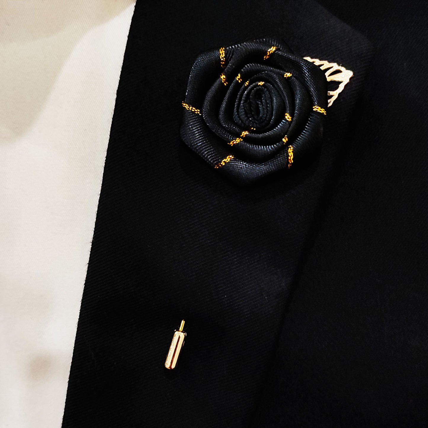 Black Texture Floral Lapel Pin