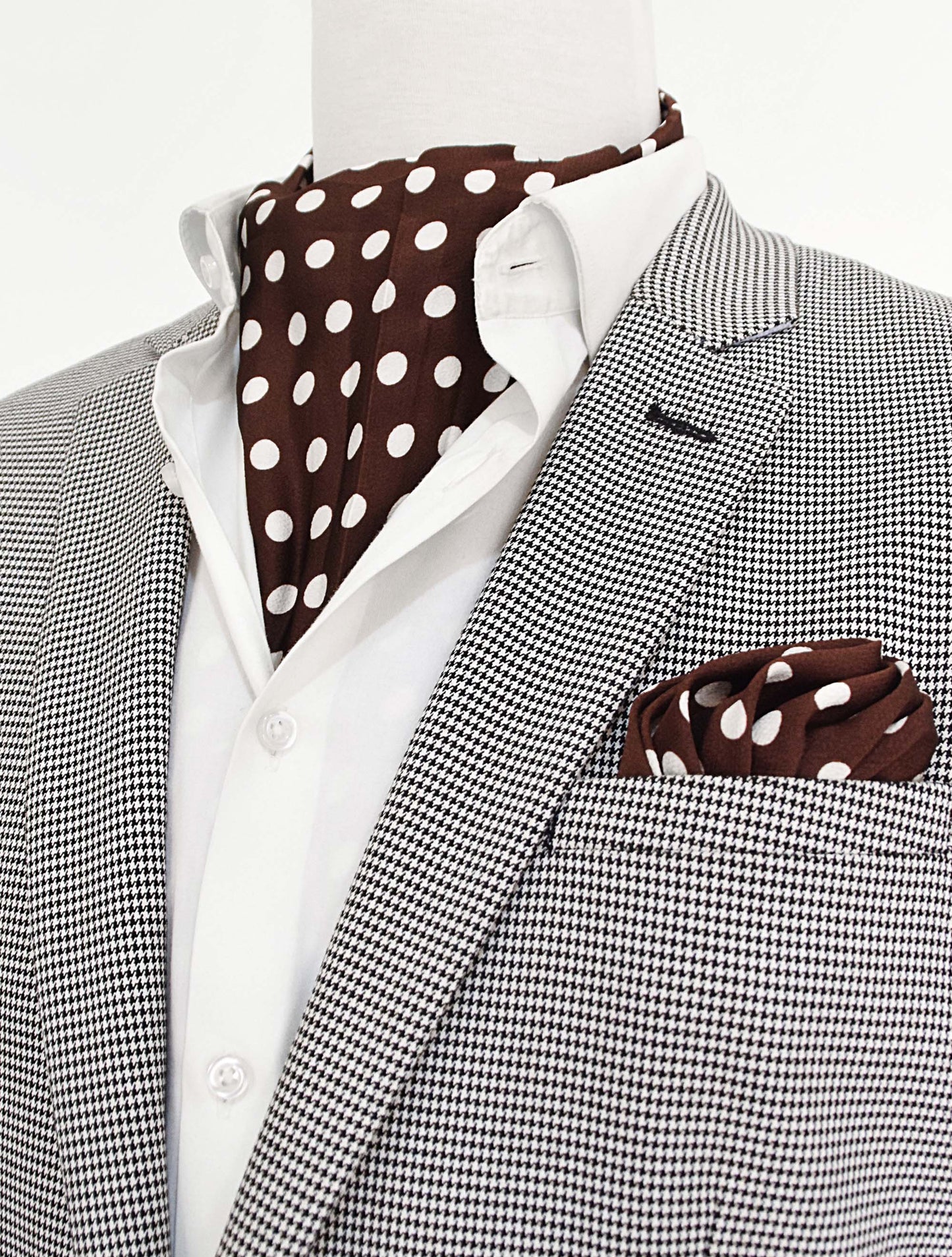 Coffee Base Polka - Men Silk Ascot and Pocket Square Set
