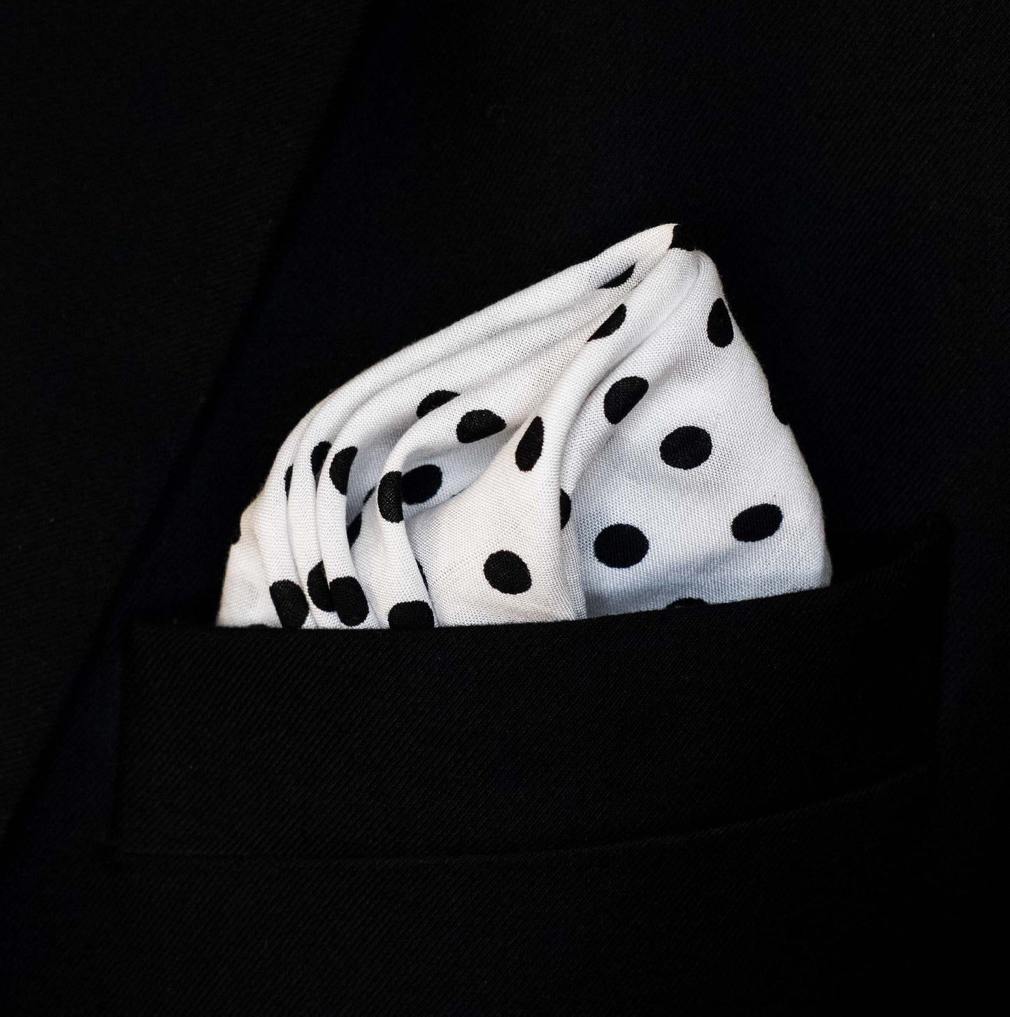 Snow White Base Polka - Silk Pocket Square