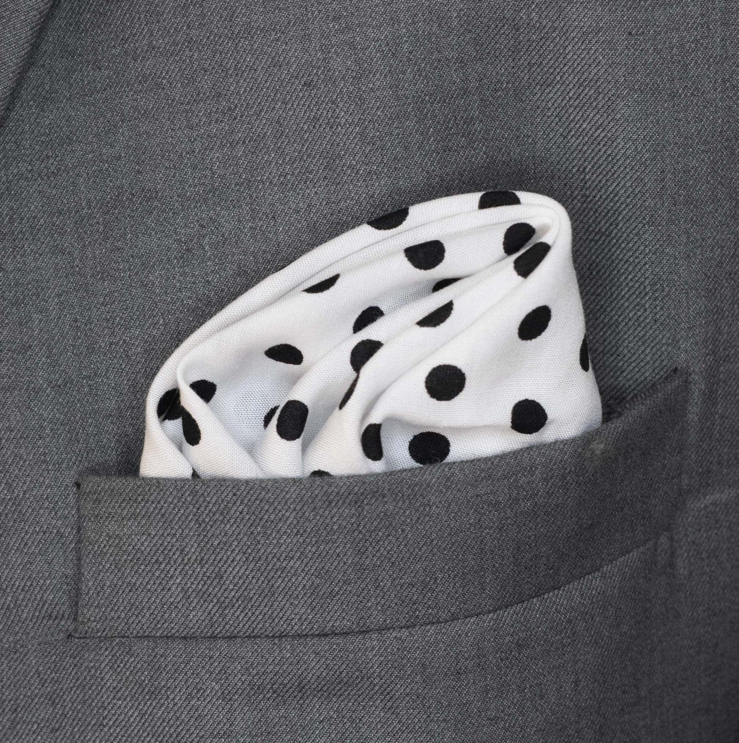 Snow White Base Polka - Silk Pocket Square