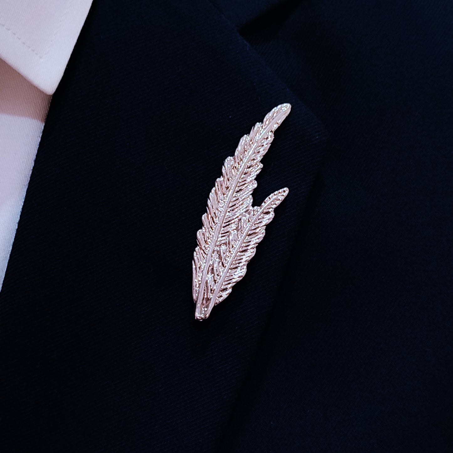 Pair Leaf – Silver Lapel Pin