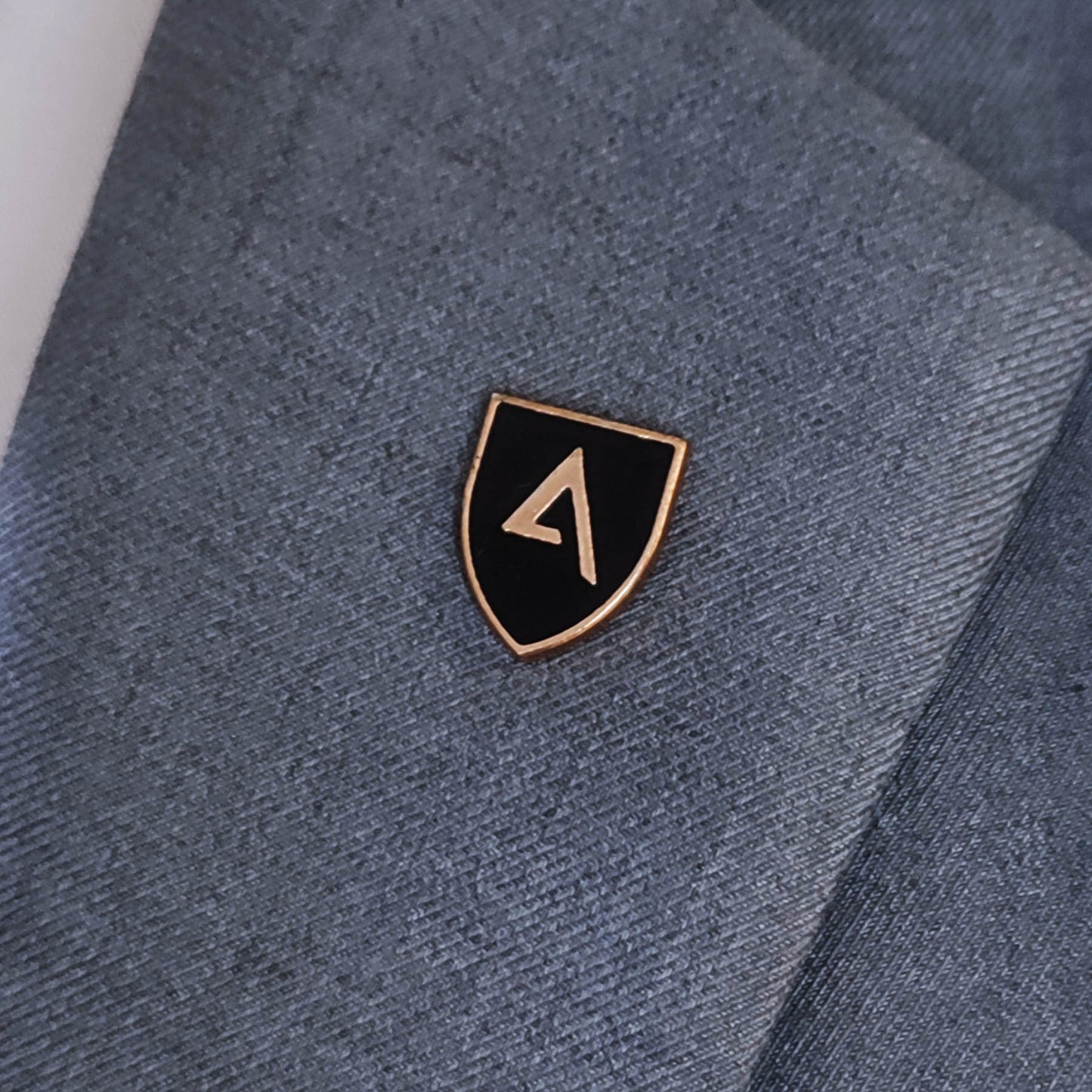 Classic Knight Shield – Black and Gold Lapel Pin