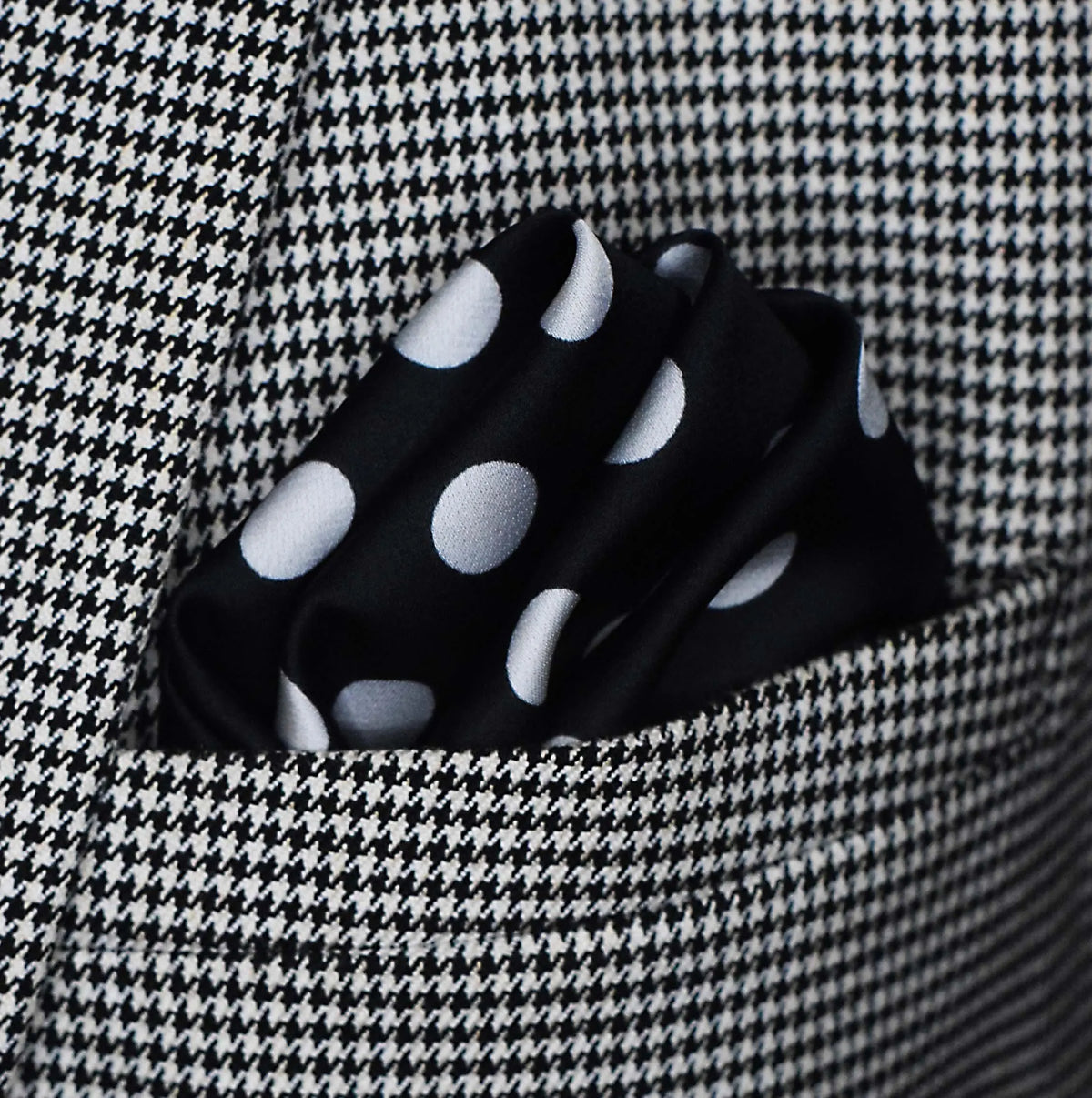 Black Base Polka - Silk Pocket Square by Monzoro – view 19
