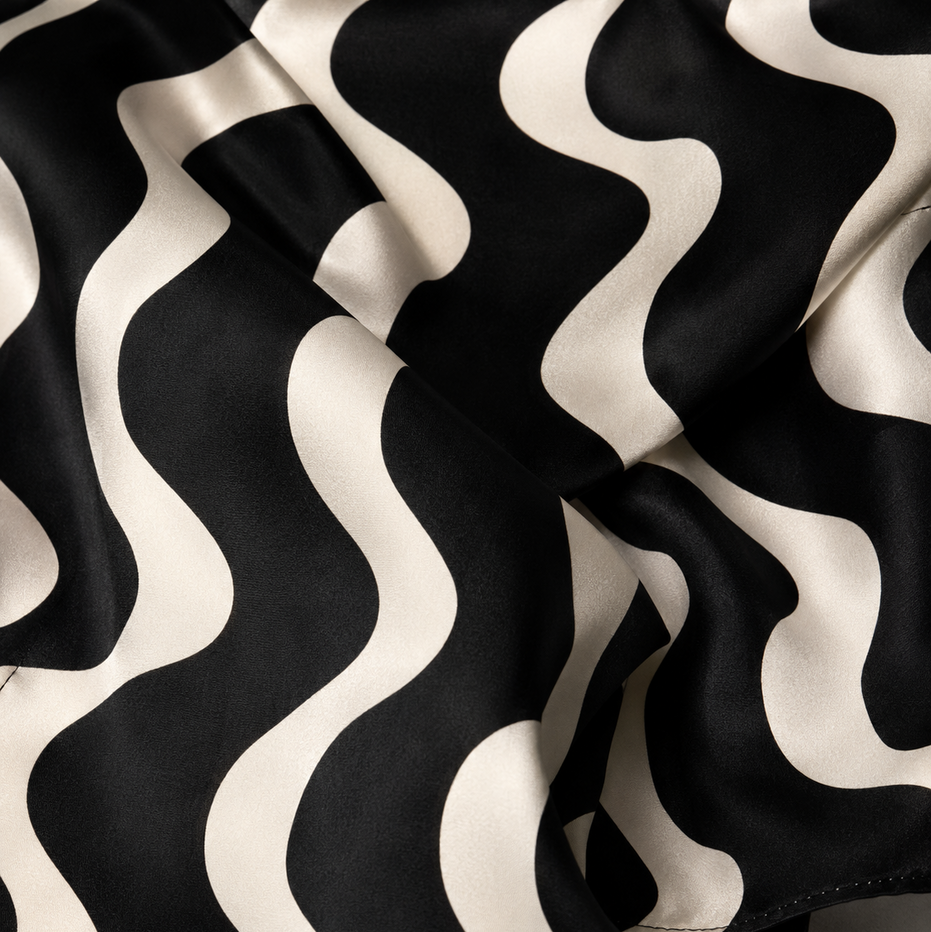 Eclipse Flow Silk Pocket Square by Monzoro – view 6