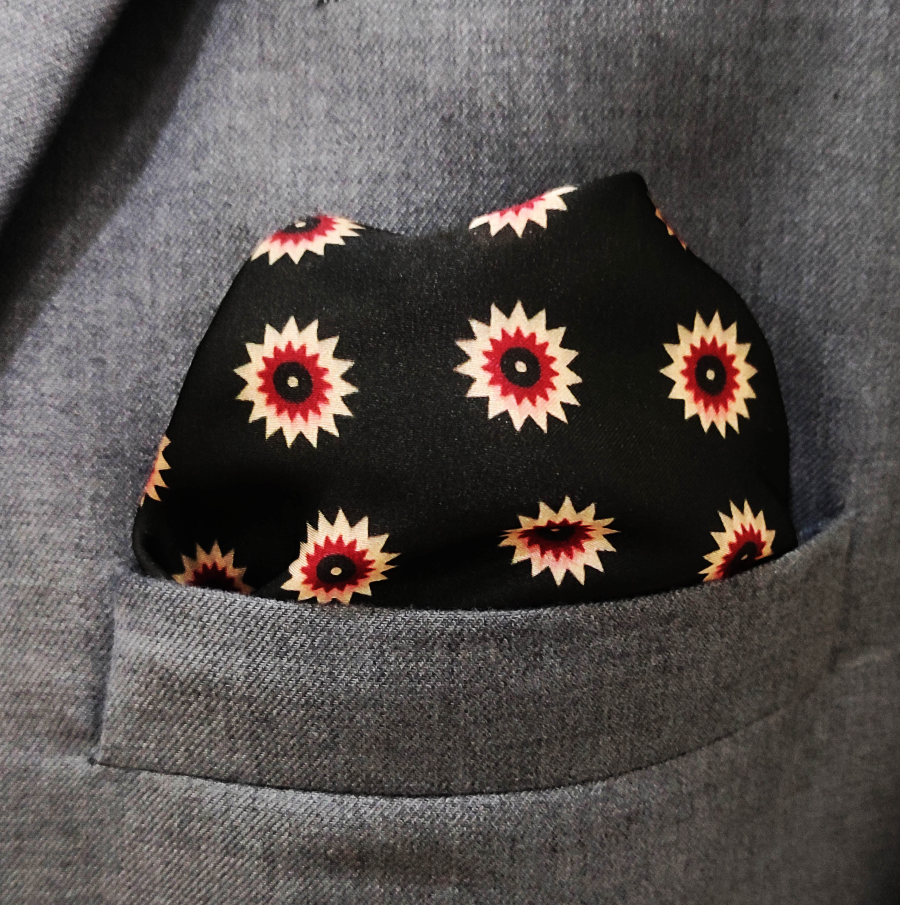 Black & Gold Reversible Silk Pocket Square by Monzoro – view 5