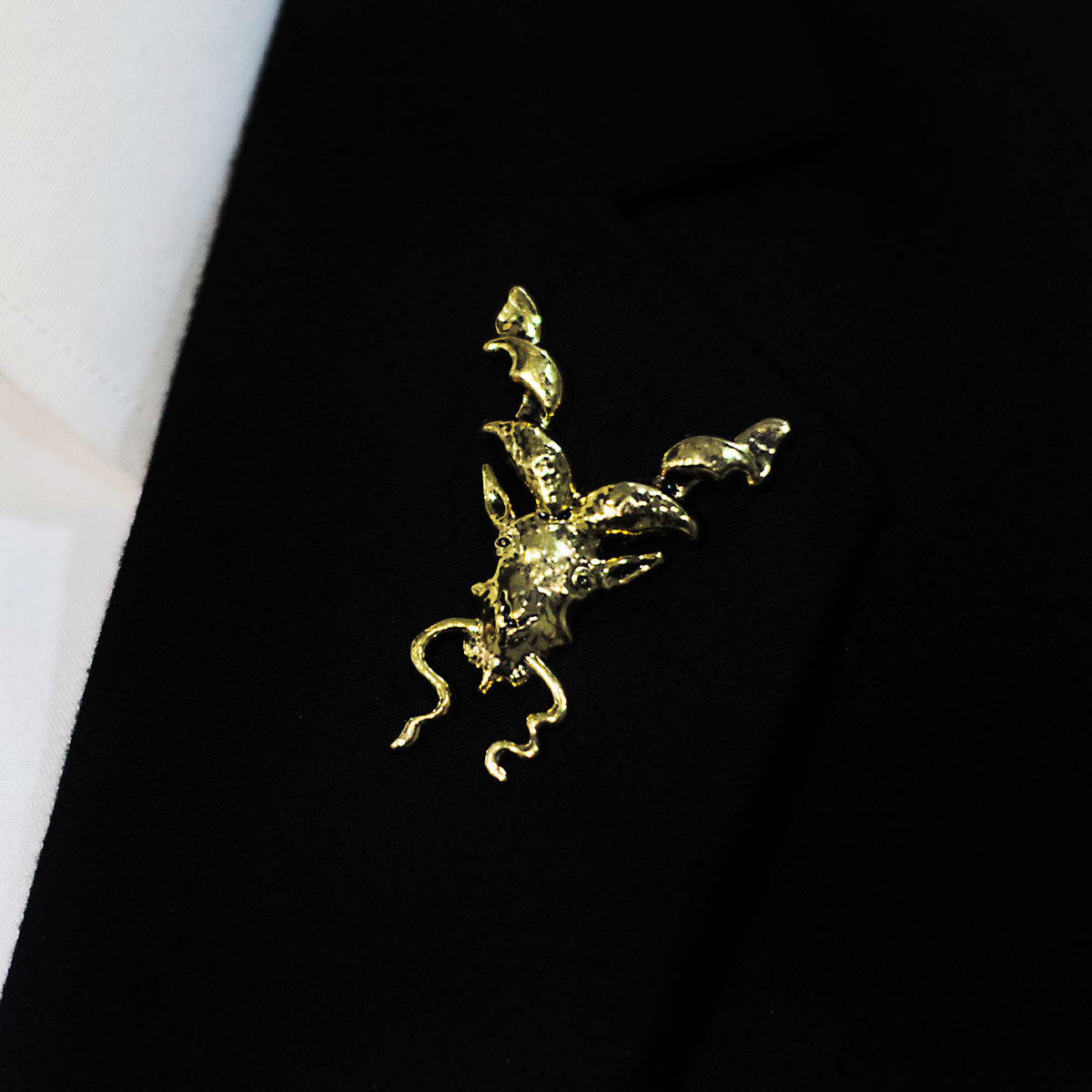 Antique Markhor - Bright Golden Lapel Pin