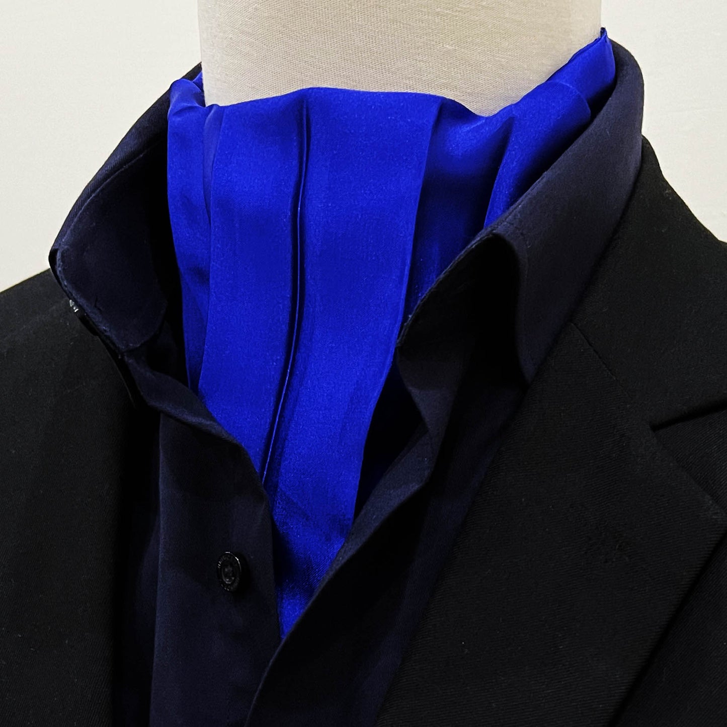 ROYAL BLUE - silk men ascot