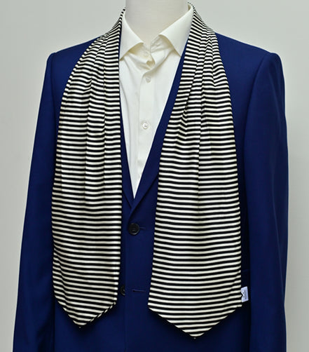 Retro Run Silk Ascot by Monzoro – view 2