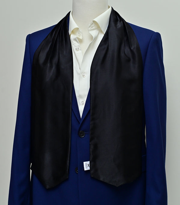The Black Matter - Silk Ascot by Monzoro – view 2