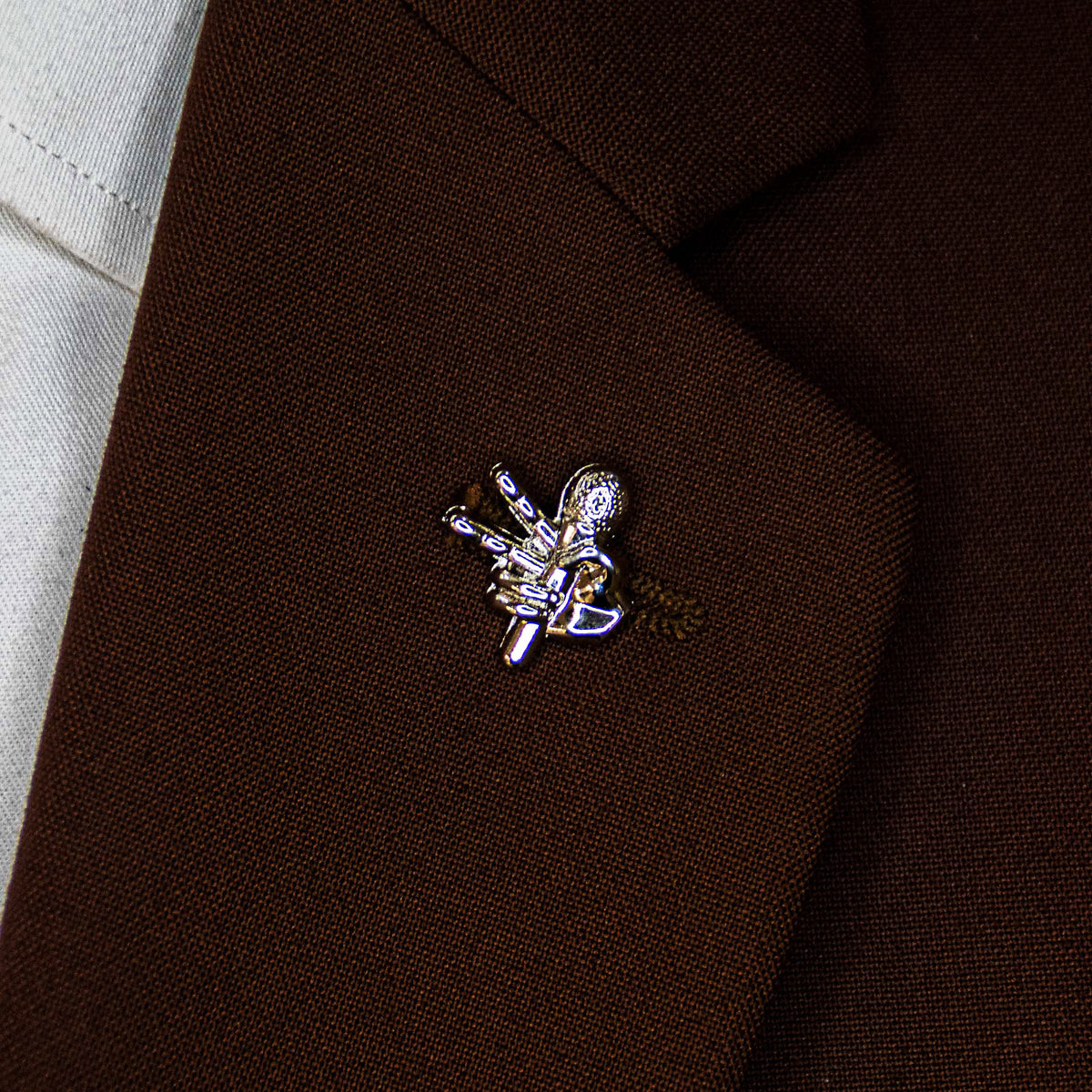 The Singers Victory - Silver Lapel Pin